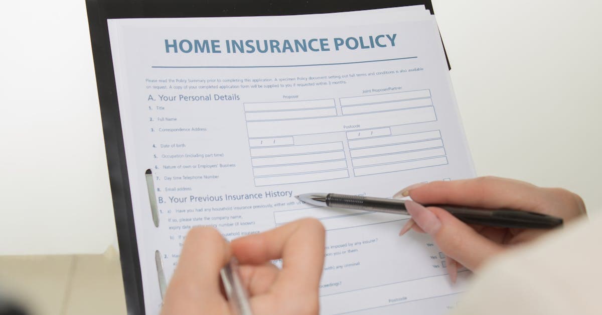 Cover Image for How to Compare Quotes When Switching Homeowners Insurance Mid-Term